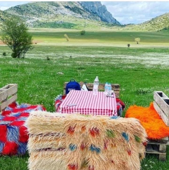 Camping Cajupi Gjirokastër Exteriör bild